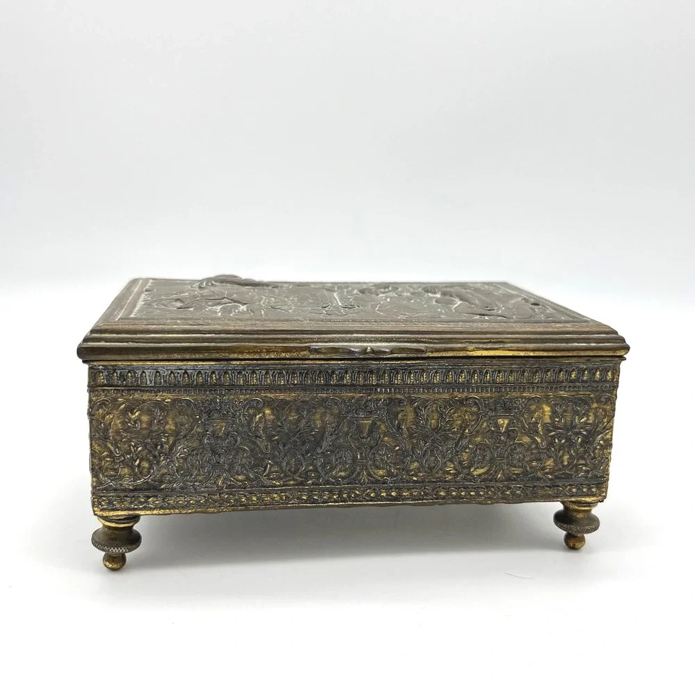 Antique Jennings Brothers‎ JB Repousse Ornate Jewelry Trinket Box Classical Lid